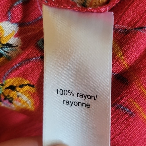 New maurices size 2x red floral off shoulders top - Picture 7 of 7